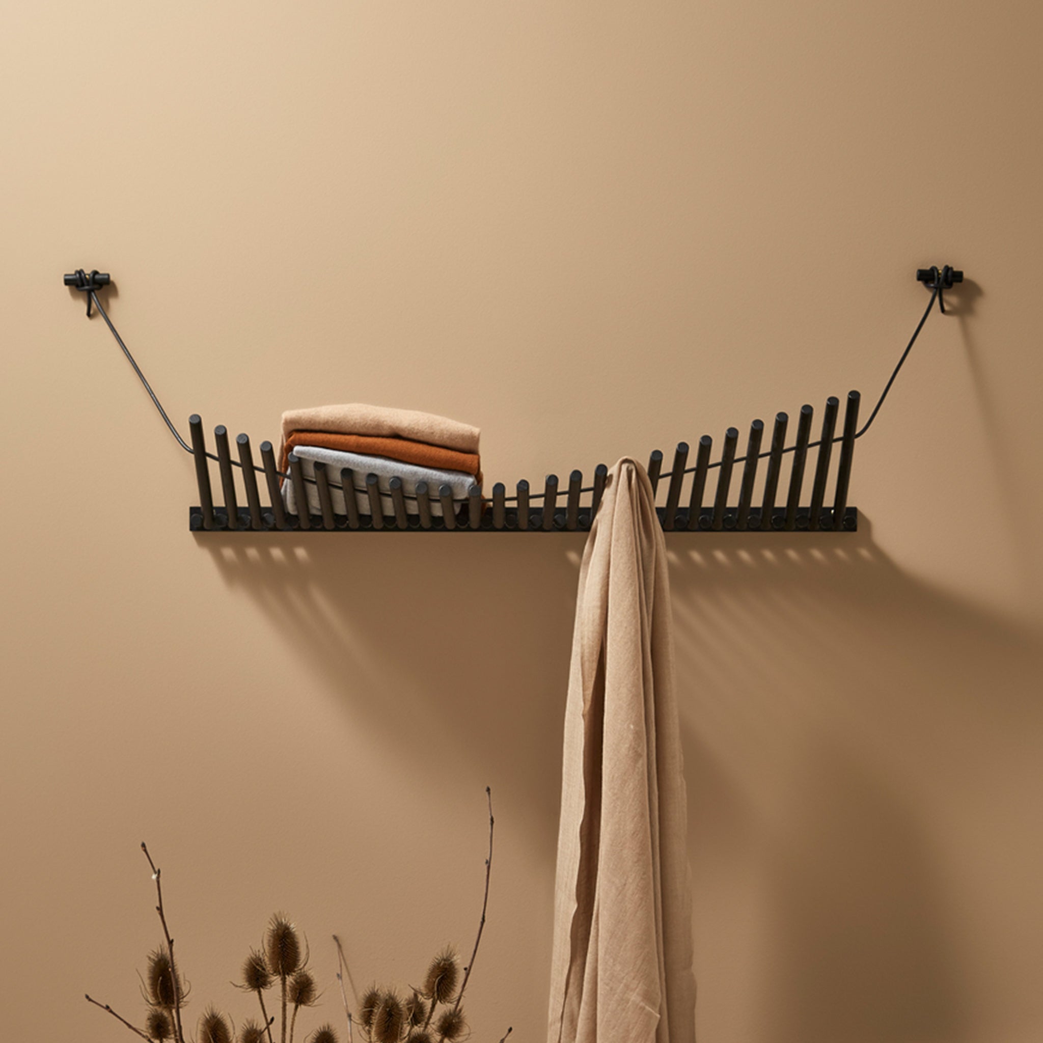 WOUD - Knaegt coat rack - Black/black - WOUD - DesignGaragen.dk